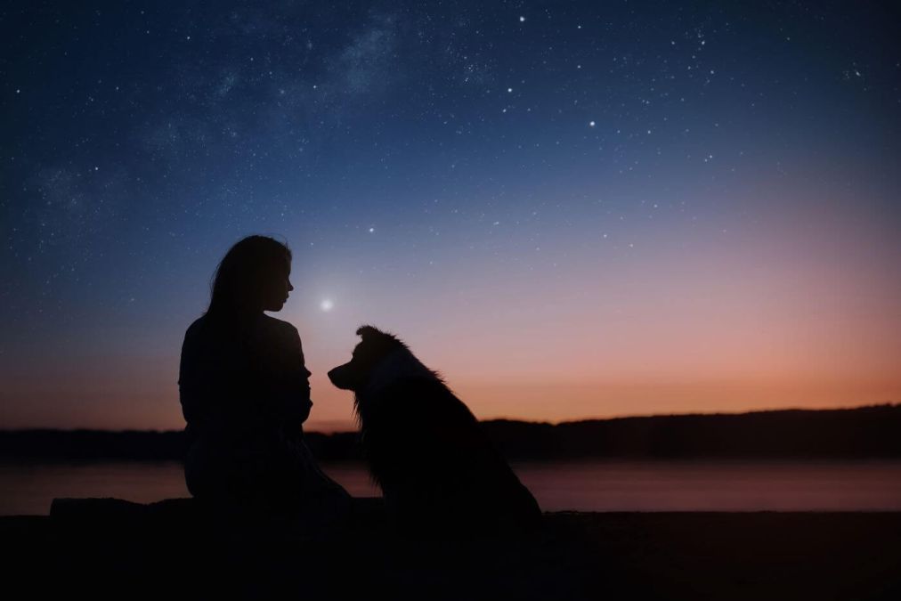 Układ planet i horoskop na wrzesień: idzie jesień! Słońce w Wadze przypomni, że nie żyjemy na bezludnej wyspie