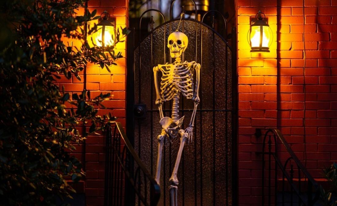 Halloween – skąd się wzięło to święto w Polsce i na świecie, i co ma wspólnego z dawną wiarą w czary? Jak obchodzić Halloween?