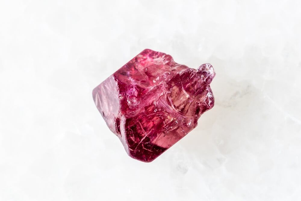 Czerwony spinel amulet dla Lwa