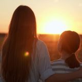 Co łączy horoskopy matek i córek? Najczęściej ascendent i Księżyc