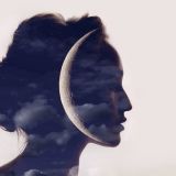 Nów Księżyca w maju 2025 wypada w Bliźniętach. Podczas tej fazy Księżyca zrób przerwę od hałasu! Co majowy nów szykuje dla zodiaku?