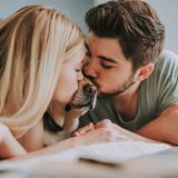 Numerologia w maju. Usiądziemy przy stole, przytulimy dzieci, pogłaskamy psa. 6 sprzyja miłości!