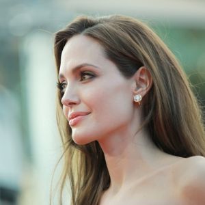 Angelina Jolie horoskop