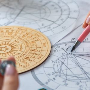 Jak sprawdzić swoje tranzyty astrologiczne i co można z nich wyczytać?