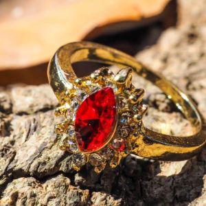 Czerwony rubin jako talizman dla zodiakalnego Barana – kamienie szlachetne i astrologia