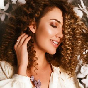 Olej rycynowy na włosy, skórę i paznokcie