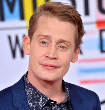 Macaulay Culkin podczas wręczania nagród American Music Awards w Los Angeles.