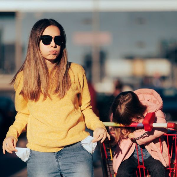 Znaki zodiaku, które nie umieją oszczędzać – portret Strzelca, Wodnika, Bliźniąt i Ryb