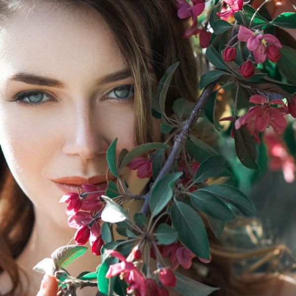 Moc wiosennych kwiatów. Rytuały na miłość, pieniądze i odcięcie