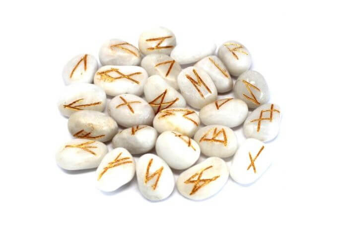 Alfabet Runiczny - agat biały