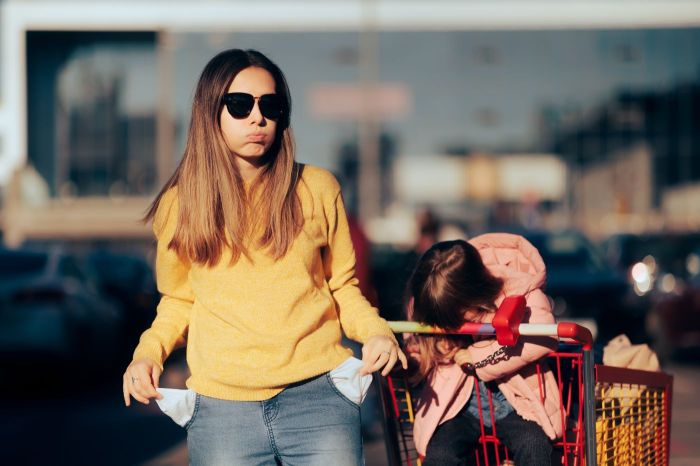 Znaki zodiaku, które nie umieją oszczędzać – portret Strzelca, Wodnika, Bliźniąt i Ryb