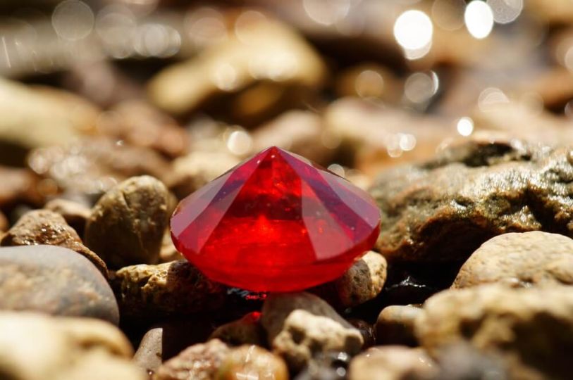 rubin dla zodiakalnego Barana