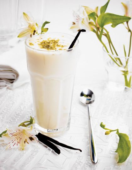 lassi, Raj, magiczna kuchnia, aromaterapia, trawienie, ananas, bromelina