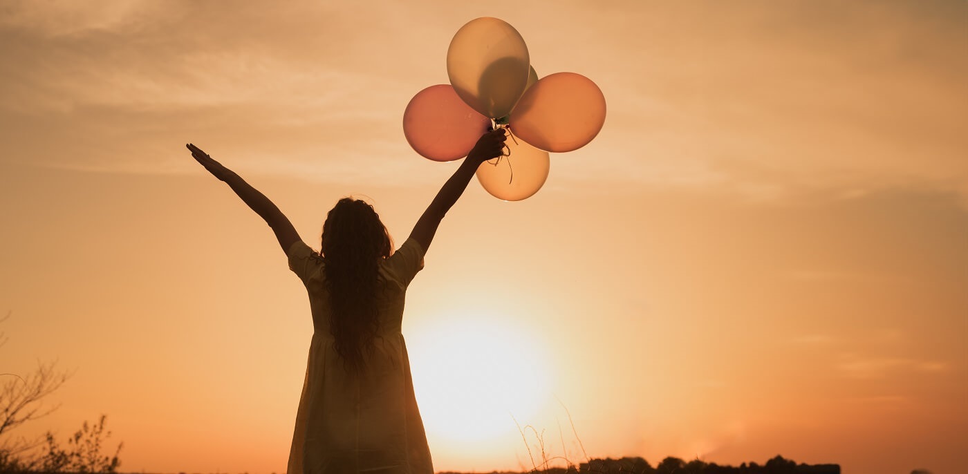 Dzień tygodnia, w którym przyszłaś na świat, mówi o Tobie więcej niż znak zodiaku. Sprawdź swoją planetę!