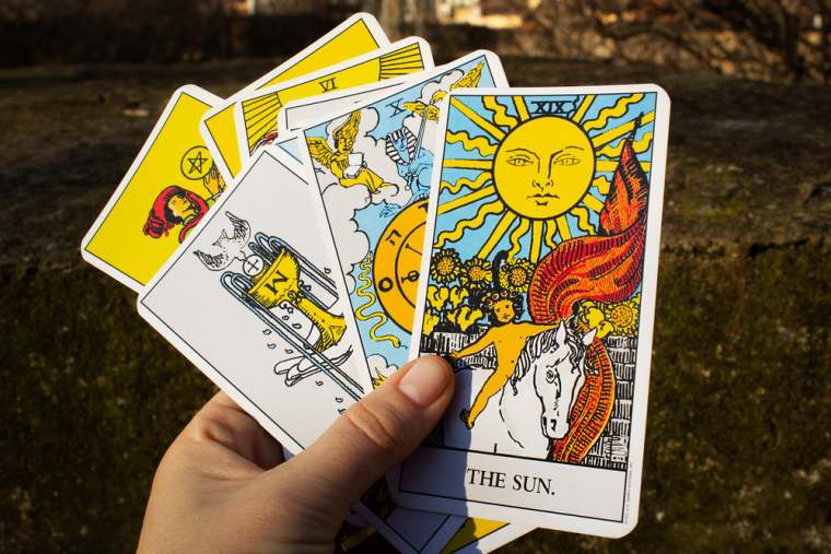 Tarot miesięczny na listopad 2022: nie zdradzaj swoich sekretów!