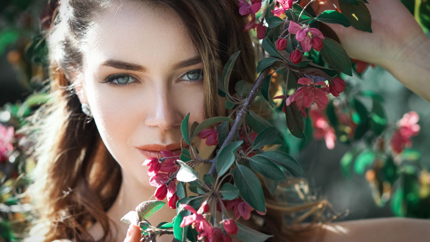 Moc wiosennych kwiatów. Rytuały na miłość, pieniądze i odcięcie