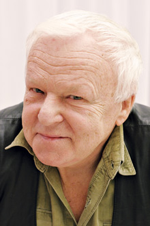 Marian Opania